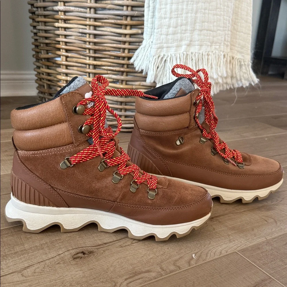 Women’s Sorel Kinetic Waterproof Boots - Picture 7 of 8
